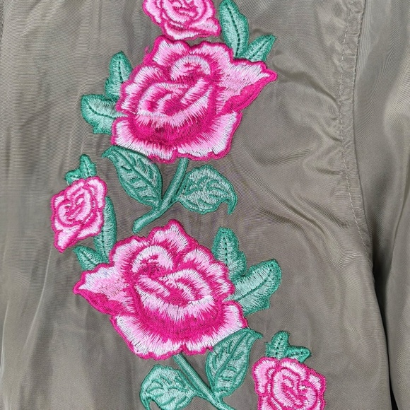 Love Tree Women's Rose Embroidered Army Green Light Bomber Jacket Size Small - Picture 4 of 11